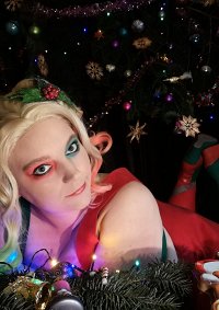 Cosplay-Cover: Harley Quinn [Weihnachts Funko]